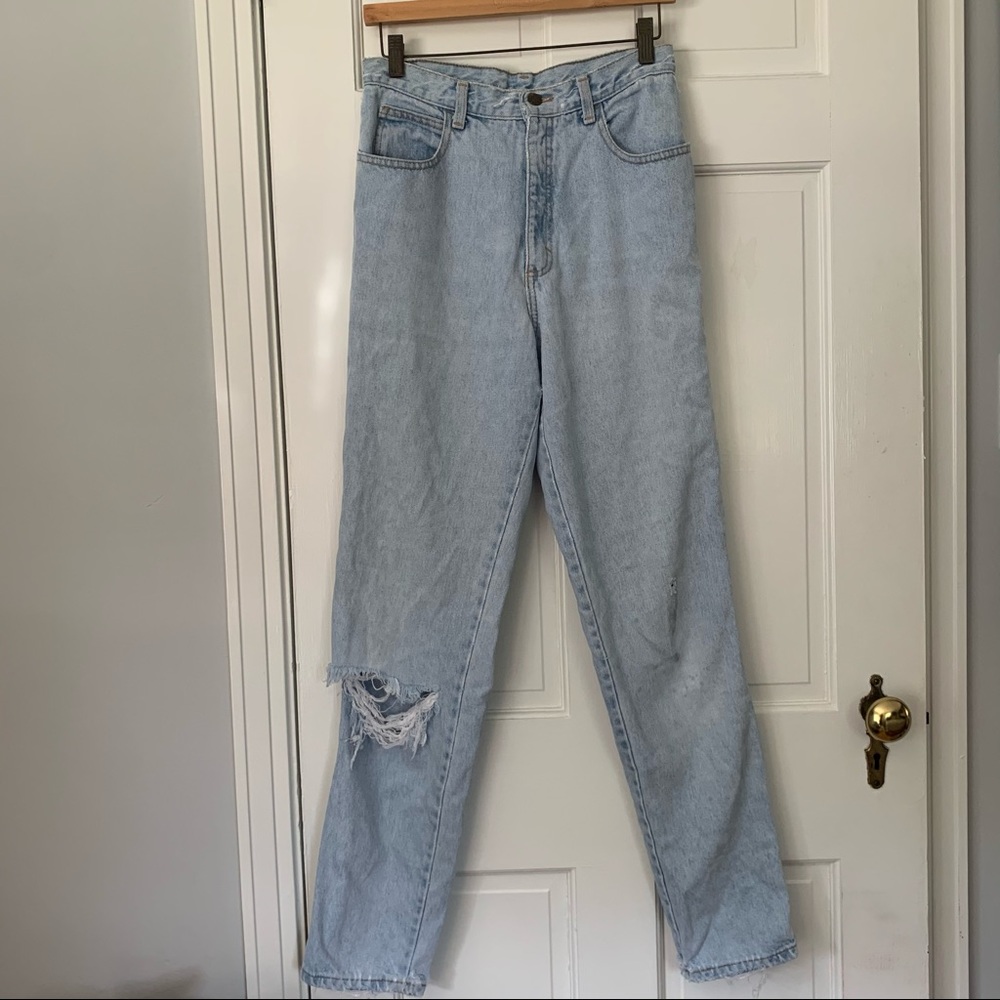 Vintage Zena Light Wash Distressed Jeans